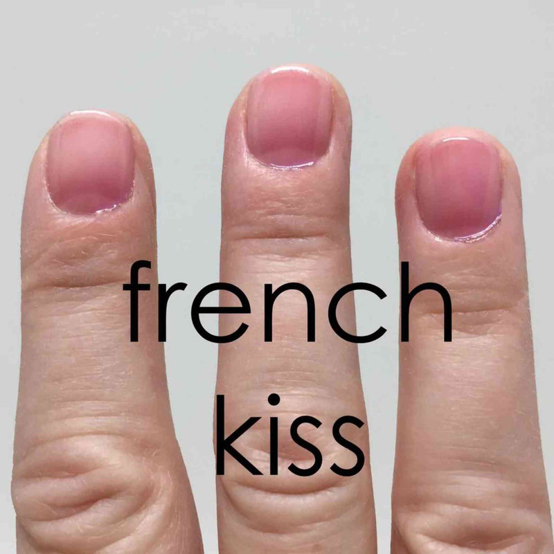 Acquarella French Kiss op nagels | INDISHA