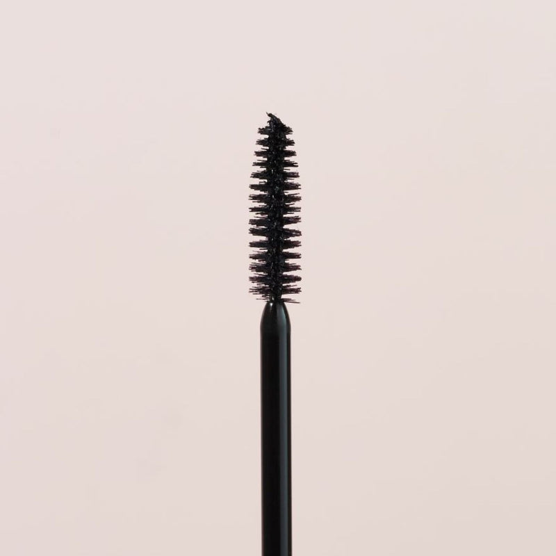 INIKA-Bold-Lash-Mascara-Borstel close up