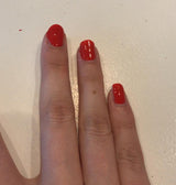 Klee-veilige-nagellak- waterbasis-peel off - 01 Nashville - rood op nagels