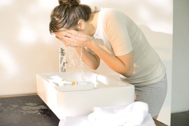 dr Hauschka Reinigingscreme Gebruik Afspoelen | INDISHA